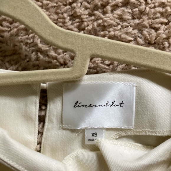 NWOT Line and Dot Puff Sleeve Top - Picture 2 of 2